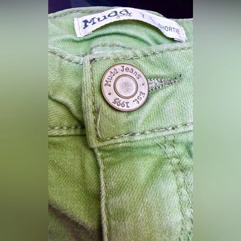 Girls size 7 Mudd Green Embroidered Denim Shorts
